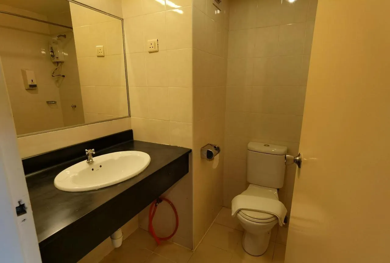Folkmeldrum Hotel Johor Bahru 3*,